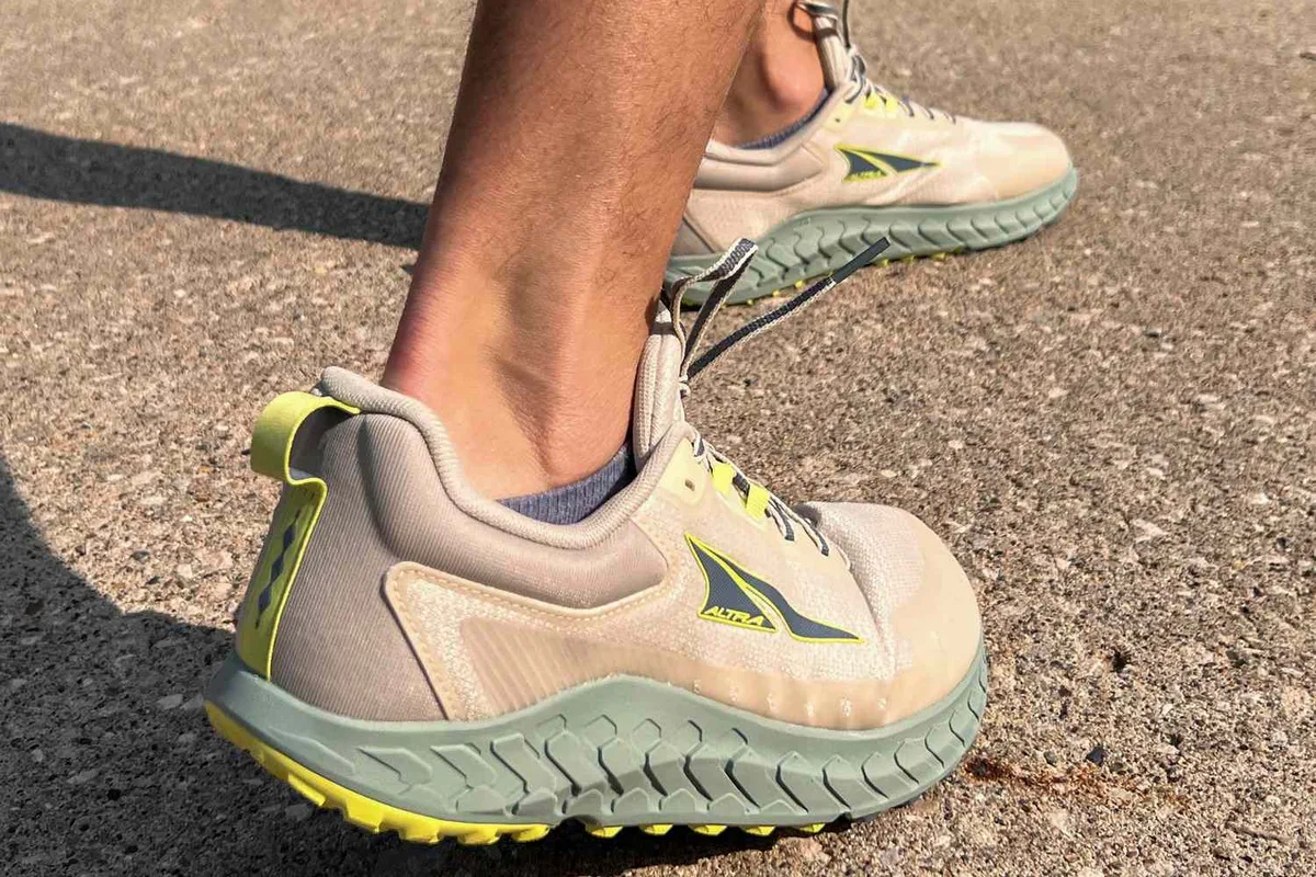 achilles tendonitis heel drop in flat sneakers