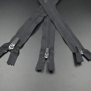 ripstop nylon tote zipper seam